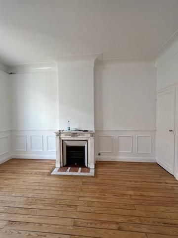 Pose de parquet et travaux de peinture