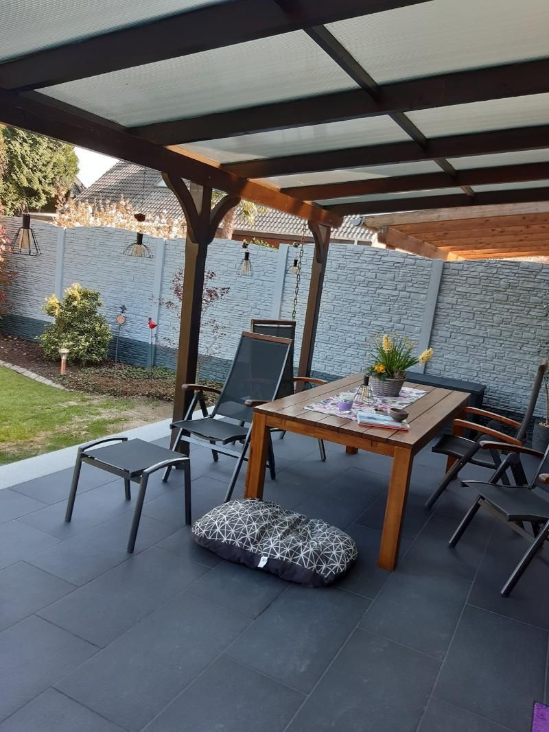 Unterstand mit Platten