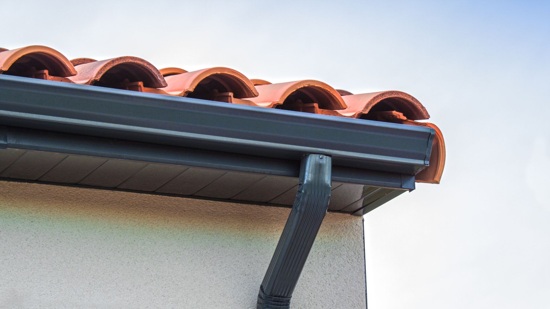 Gouttière et planche de rive en aluminium thermolaqué