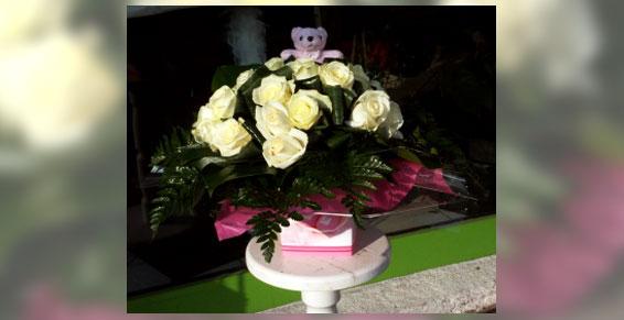 Bouquet roses blanches - Acacia Fleurs - Fleuriste Cannes