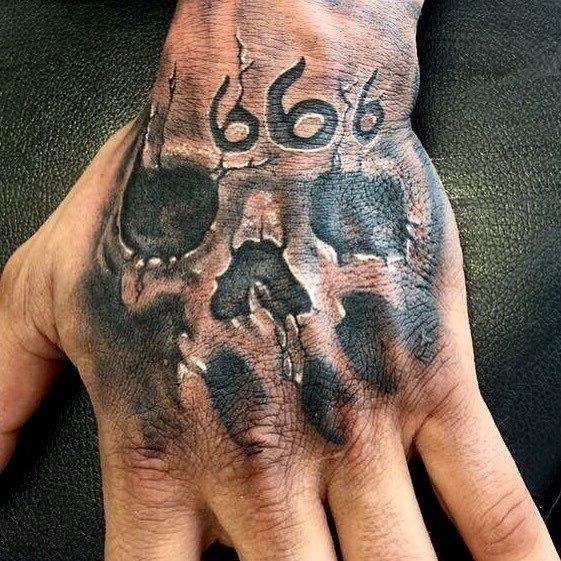 Fotogalerie ,,Tattoos alt'' von Tattoo V,