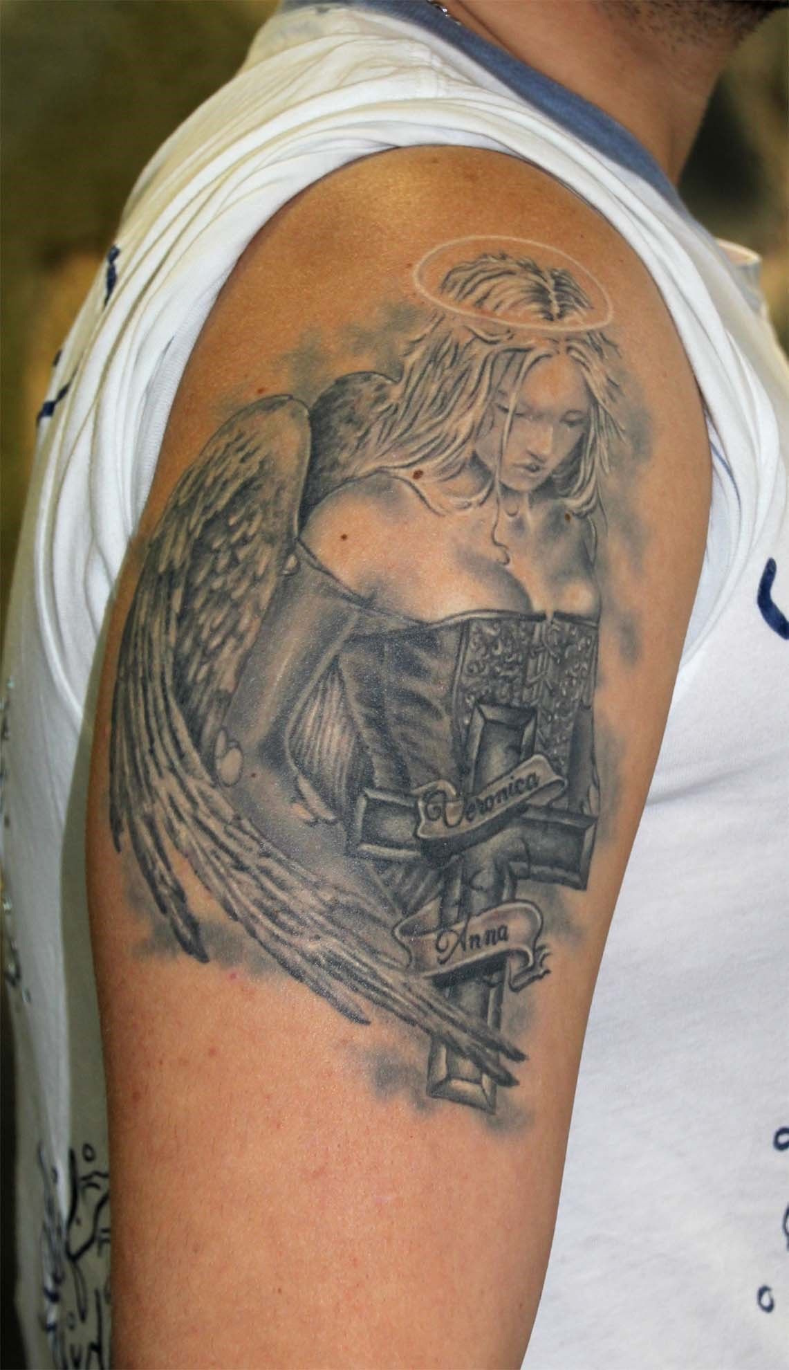 Fotogalerie ,,Tattoos neu'' von Tattoo V,