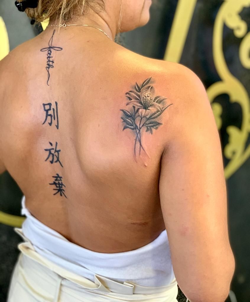 Fotogalerie ,,Tattoos neu'' von Tattoo V,