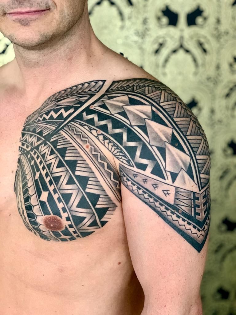 Fotogalerie ,,Tattoos neu'' von Tattoo V,