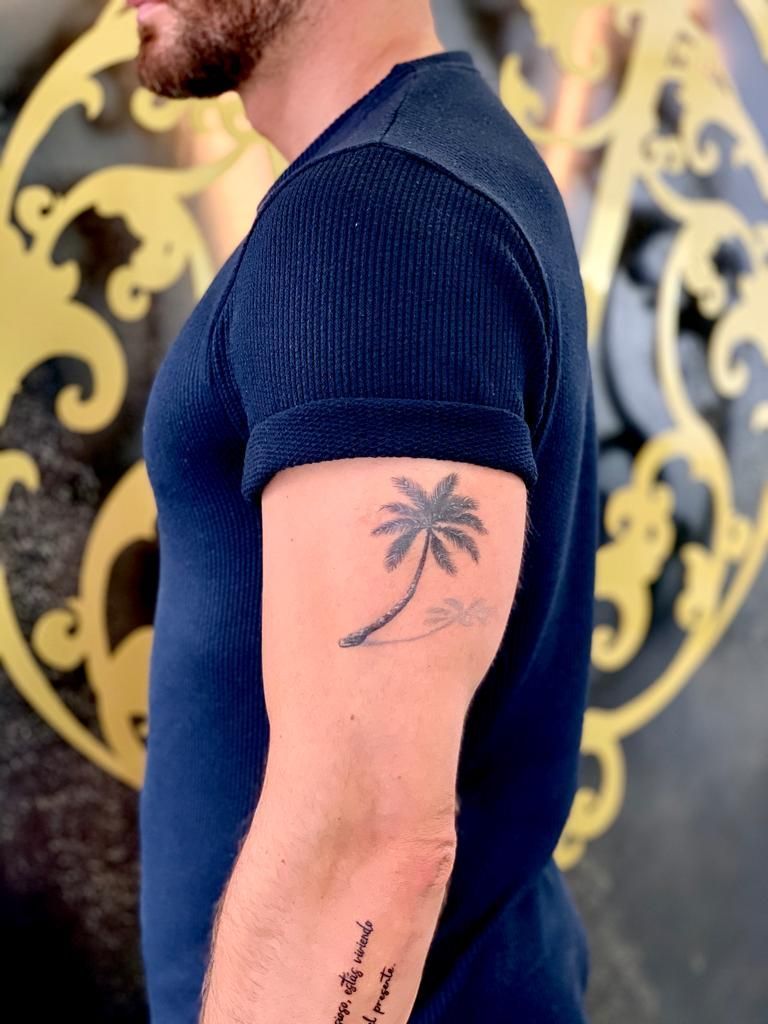 Fotogalerie ,,Tattoos neu'' von Tattoo V,