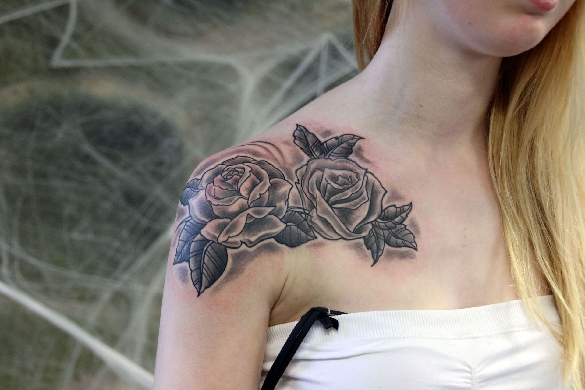 Fotogalerie ,,Tattoos alt'' von Tattoo V,