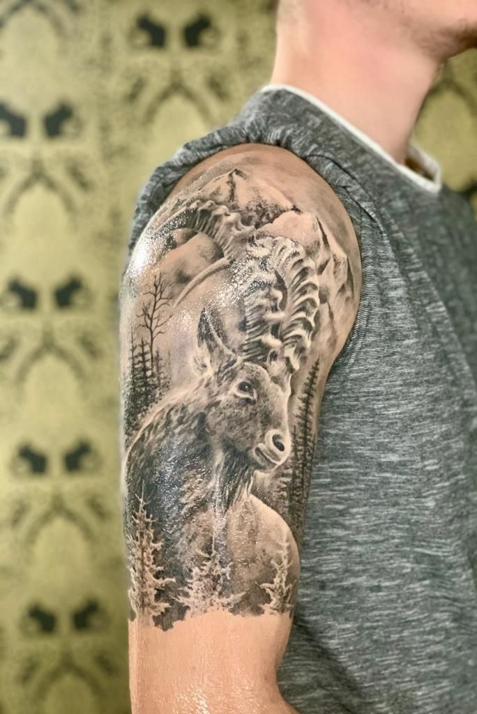 Fotogalerie ,,Tattoos neu'' von Tattoo V,