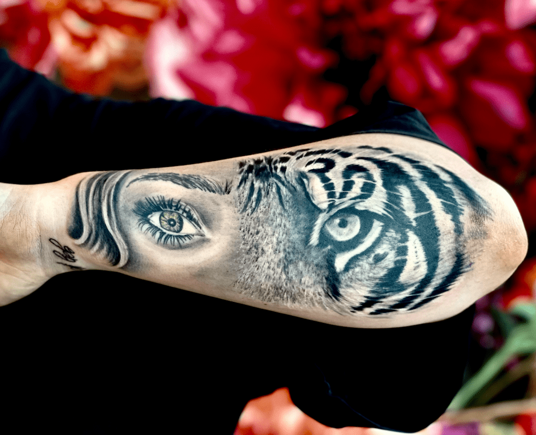 Fotogalerie ,,Tattoos neu'' von Tattoo V,