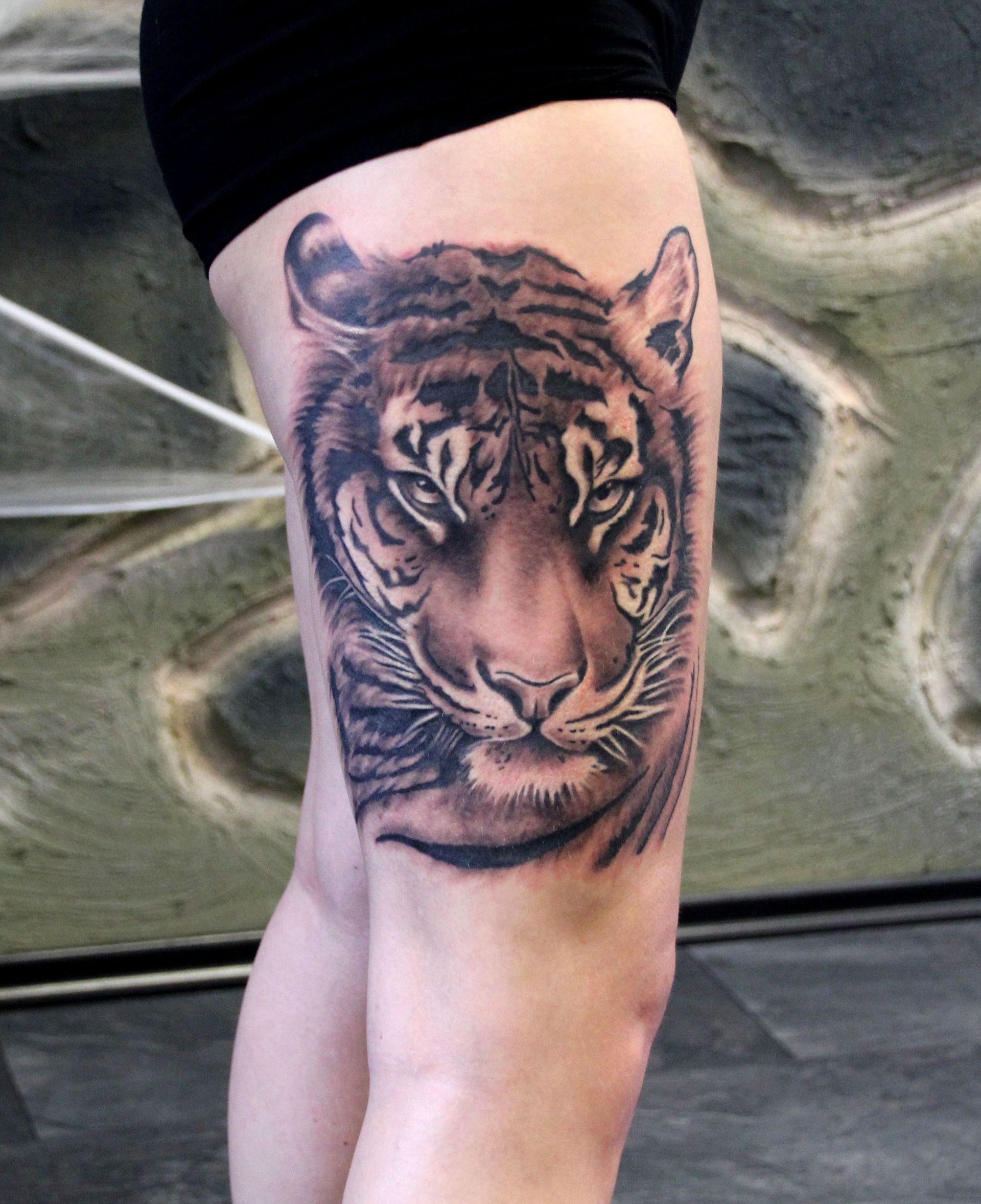 Fotogalerie ,,Tattoos alt'' von Tattoo V,