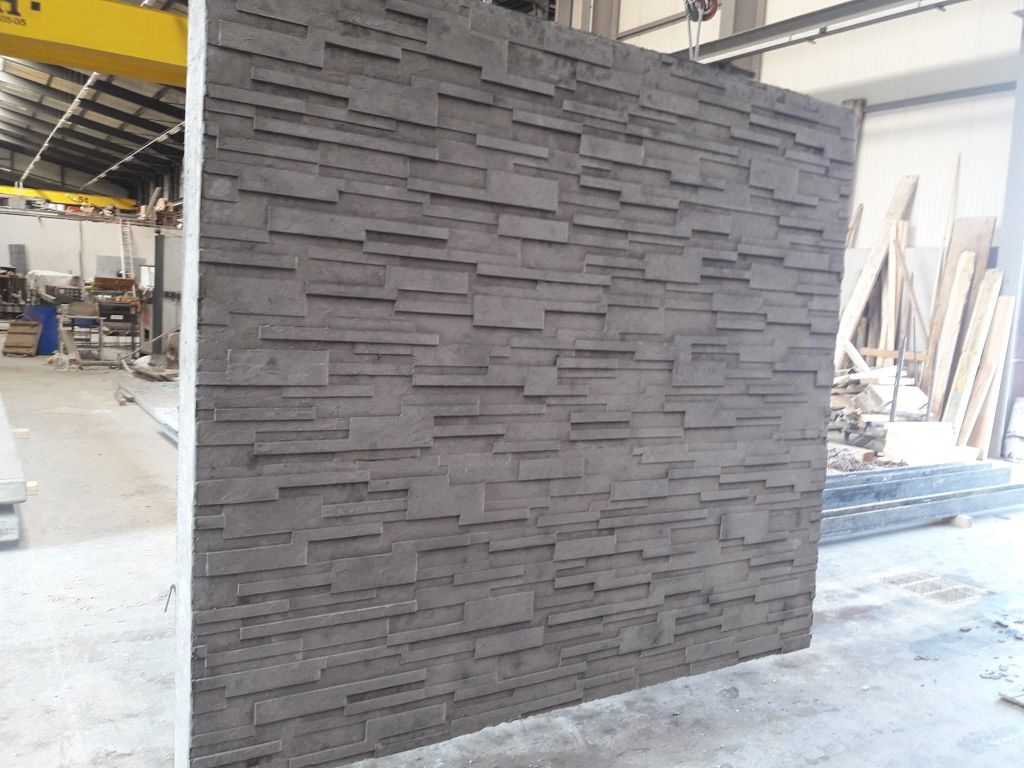 Mur en béton matricé texturé