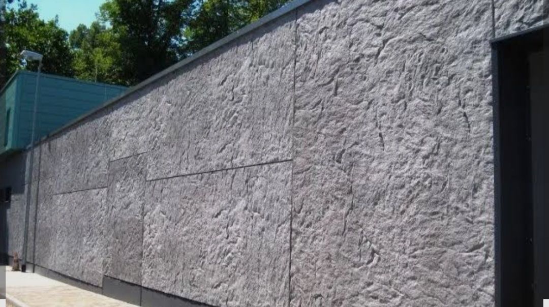 Blocs en béton alignés