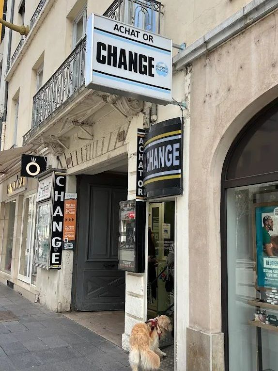La façade du bureau de change Goldfinger Goldchange