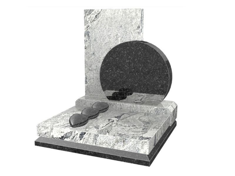 Des bougies chauffe-plat allumées dans l'obscurité, les flammes rougeoyantes.