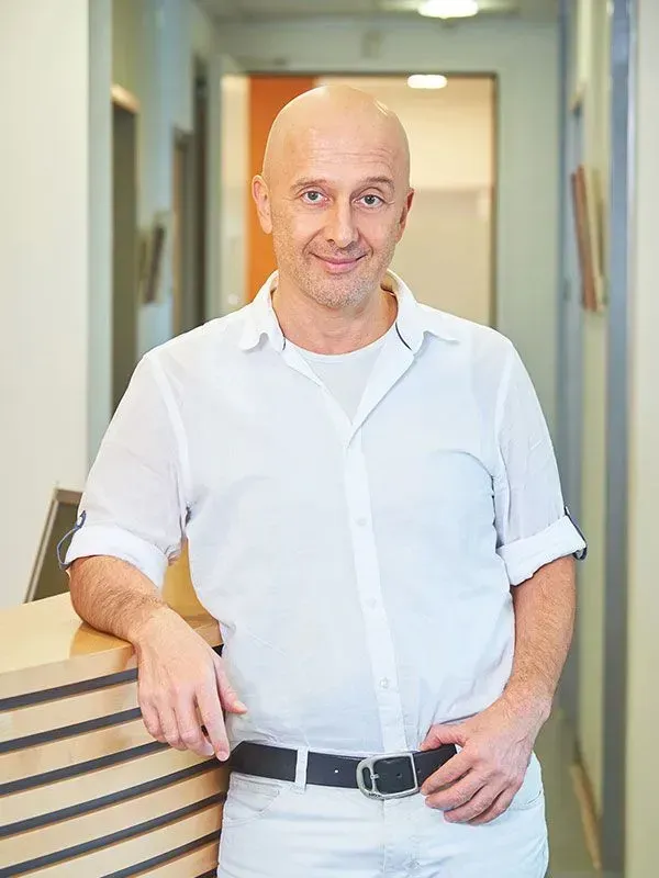 Dr. med. Omar Adjan Facharzt für innere Medizin