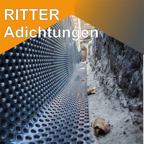 Ein tiefer, runder, mit Ziegeln ausgekleideter Brunnen mit dunklem Innenraum und einem grauen Rohr, das seitlich herausragt.