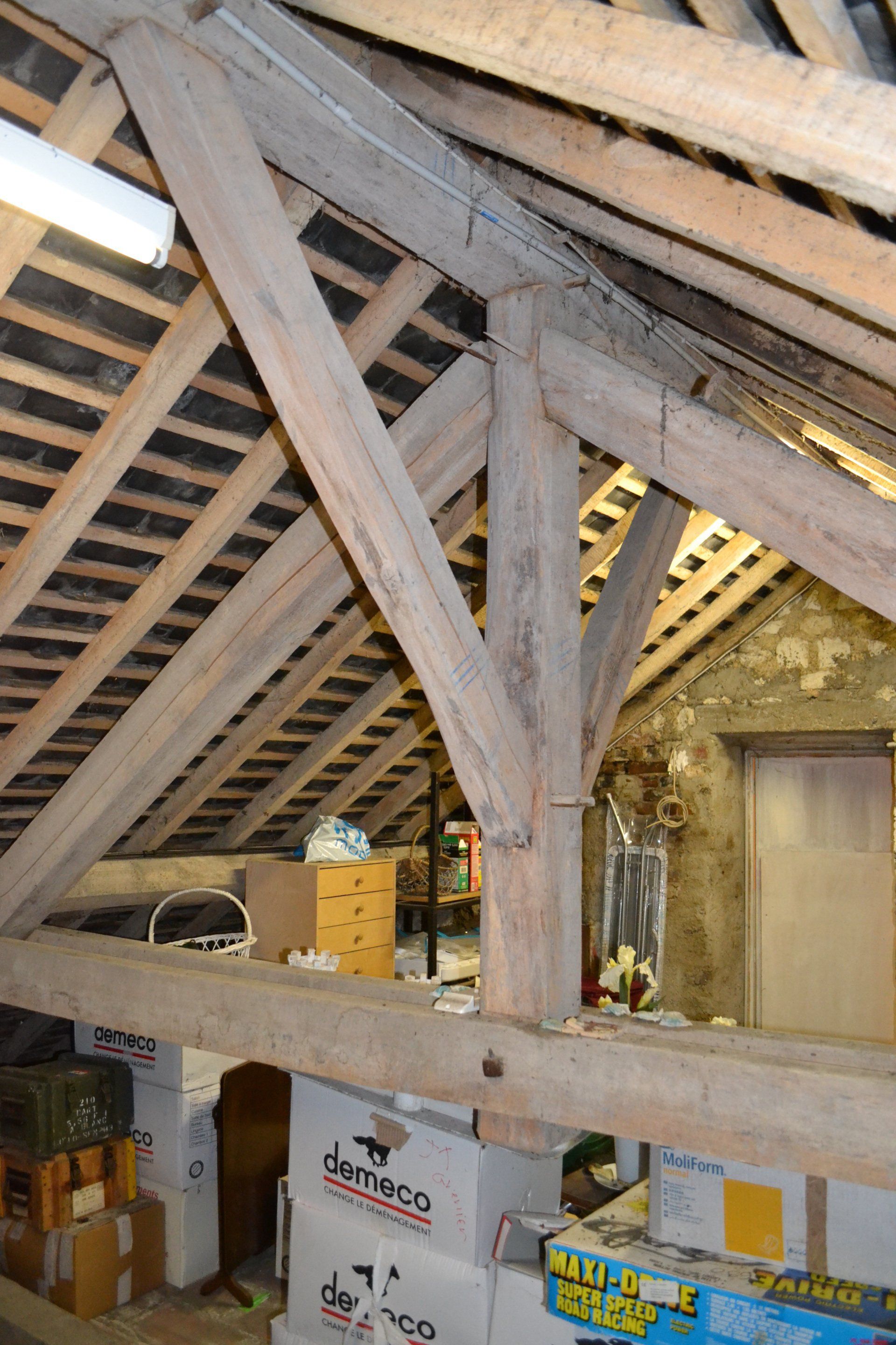 Espace sous charpente