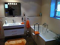 Badezimmer mit Badewanne
