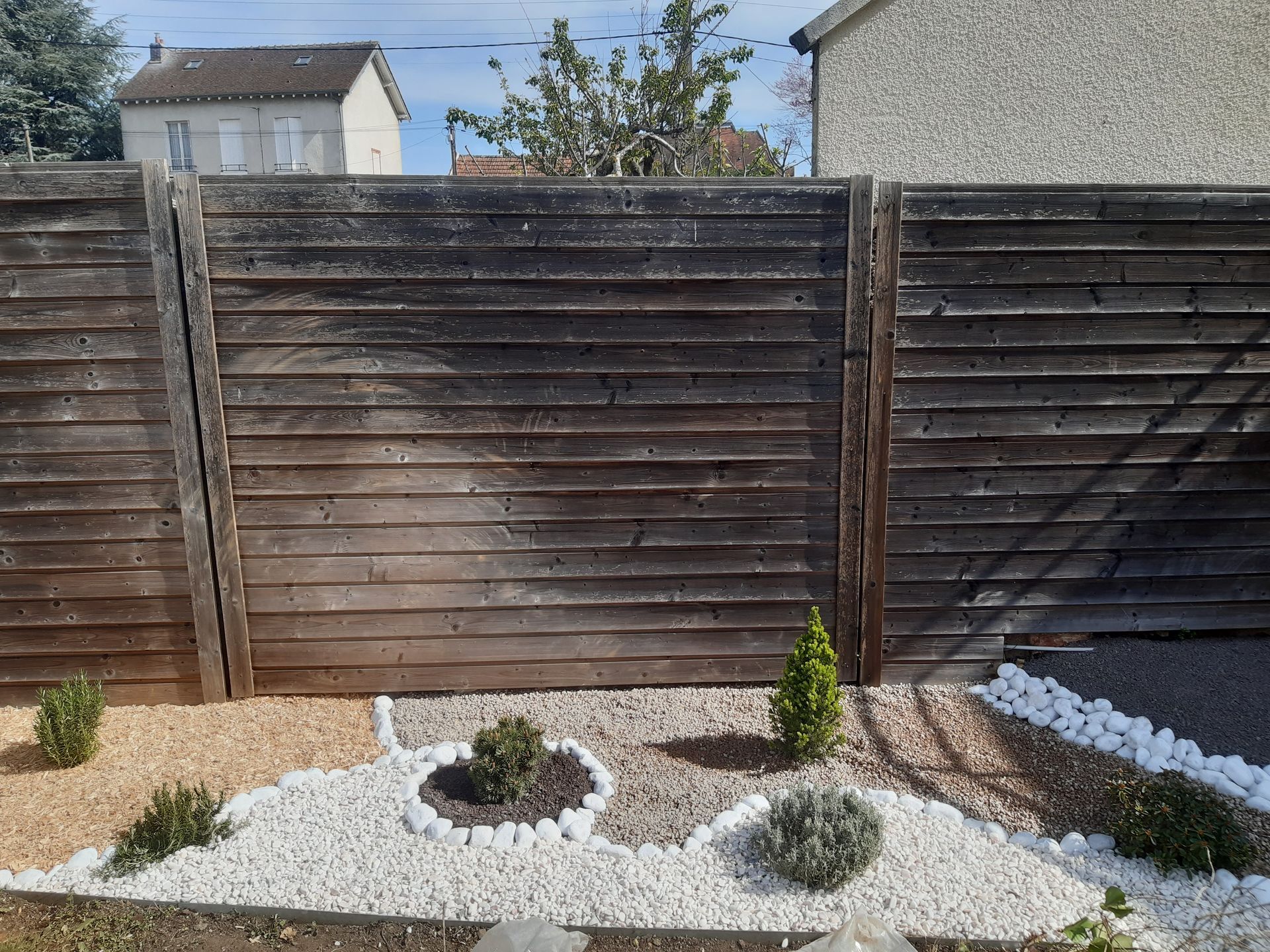 Une clôture en bois