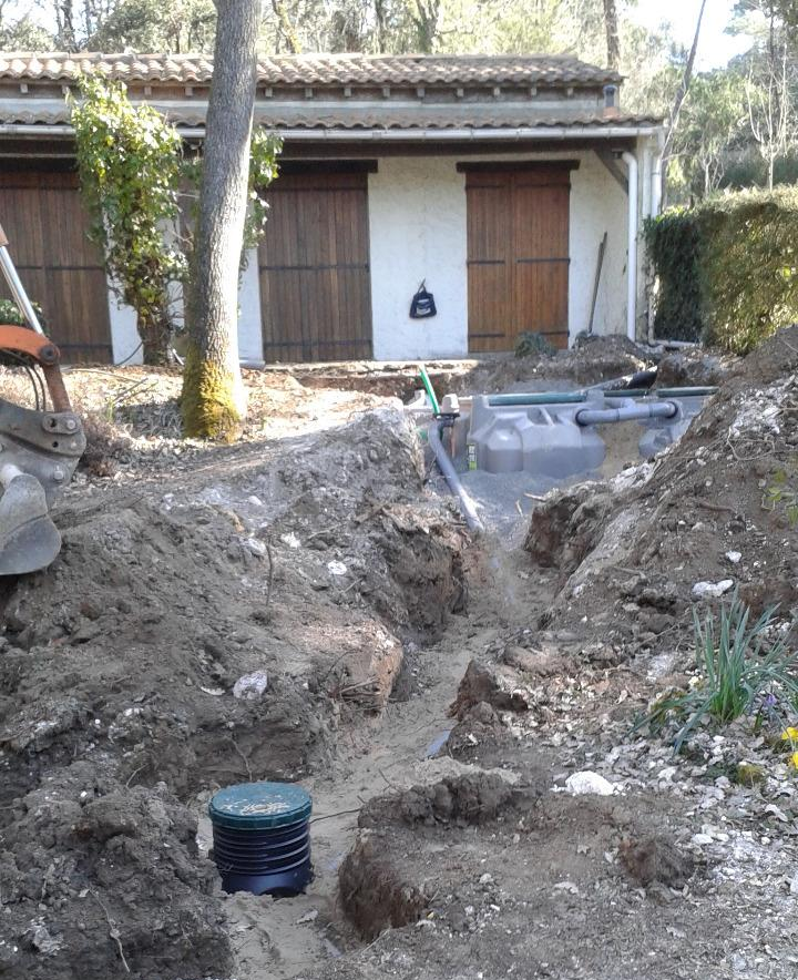 Réalisation de tranchée pour le système d'assainissement