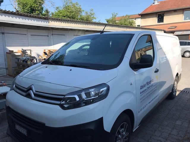 véhicule de service