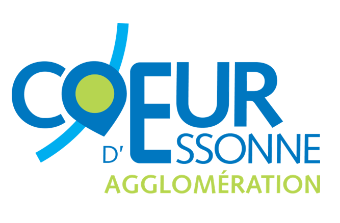Logo for Coeur d'Essonne Agglomération: Blue text with a heart-shaped map marker. "Coeur" with a green circle.