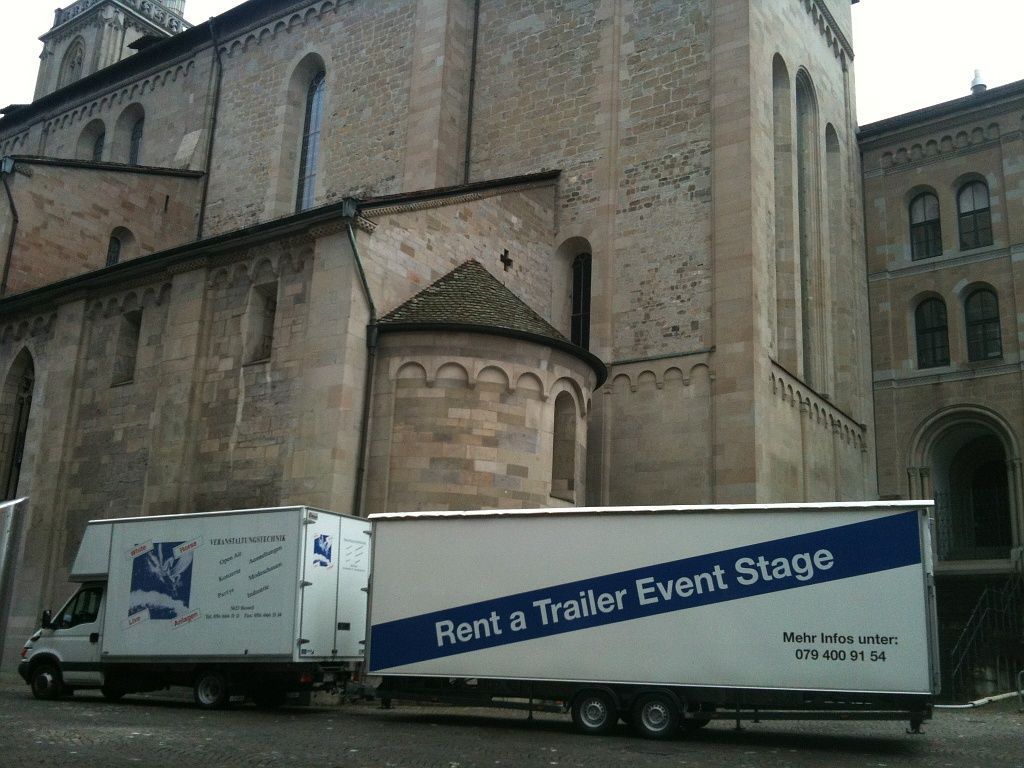 Unternehmensfahrzeug mit Anhänger, White Horse Live Anlagen