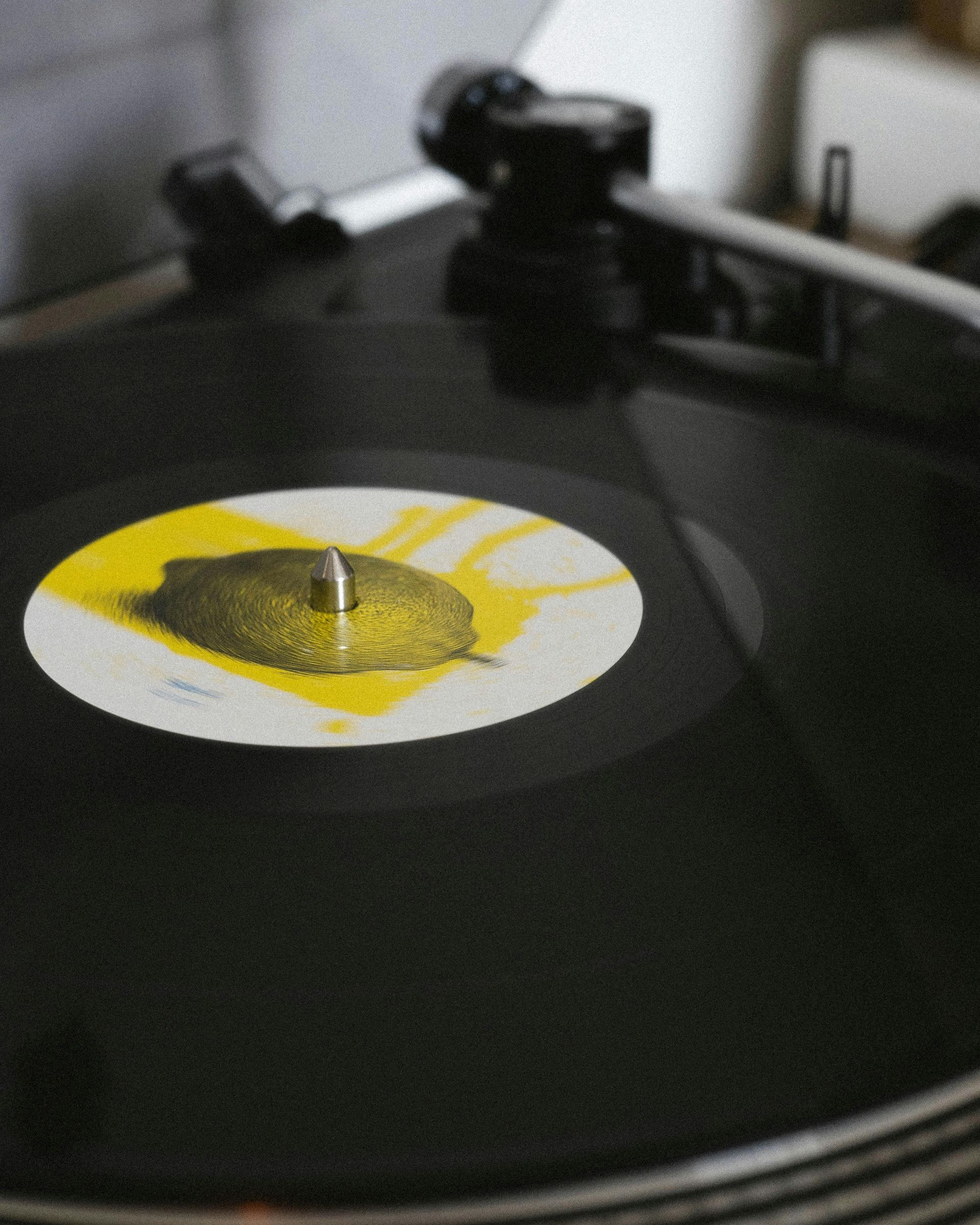 Se está reproduciendo un disco en un tocadiscos