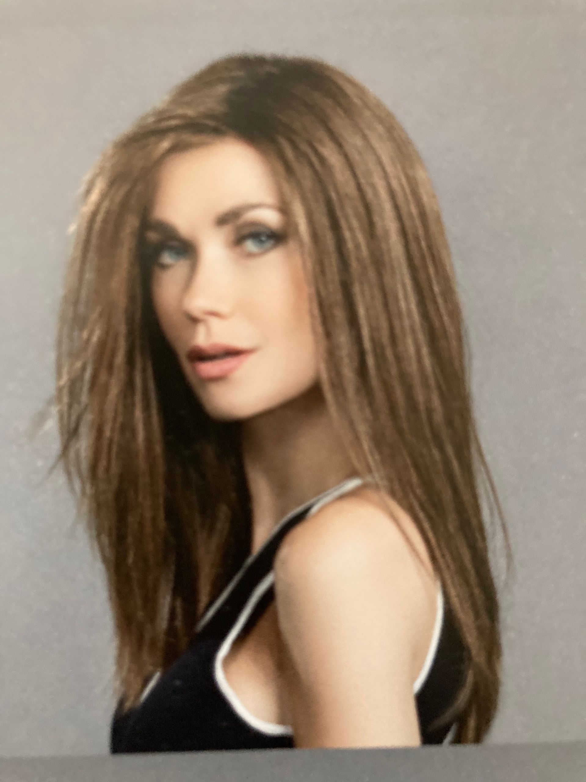 Perruque femme longue chatain clair