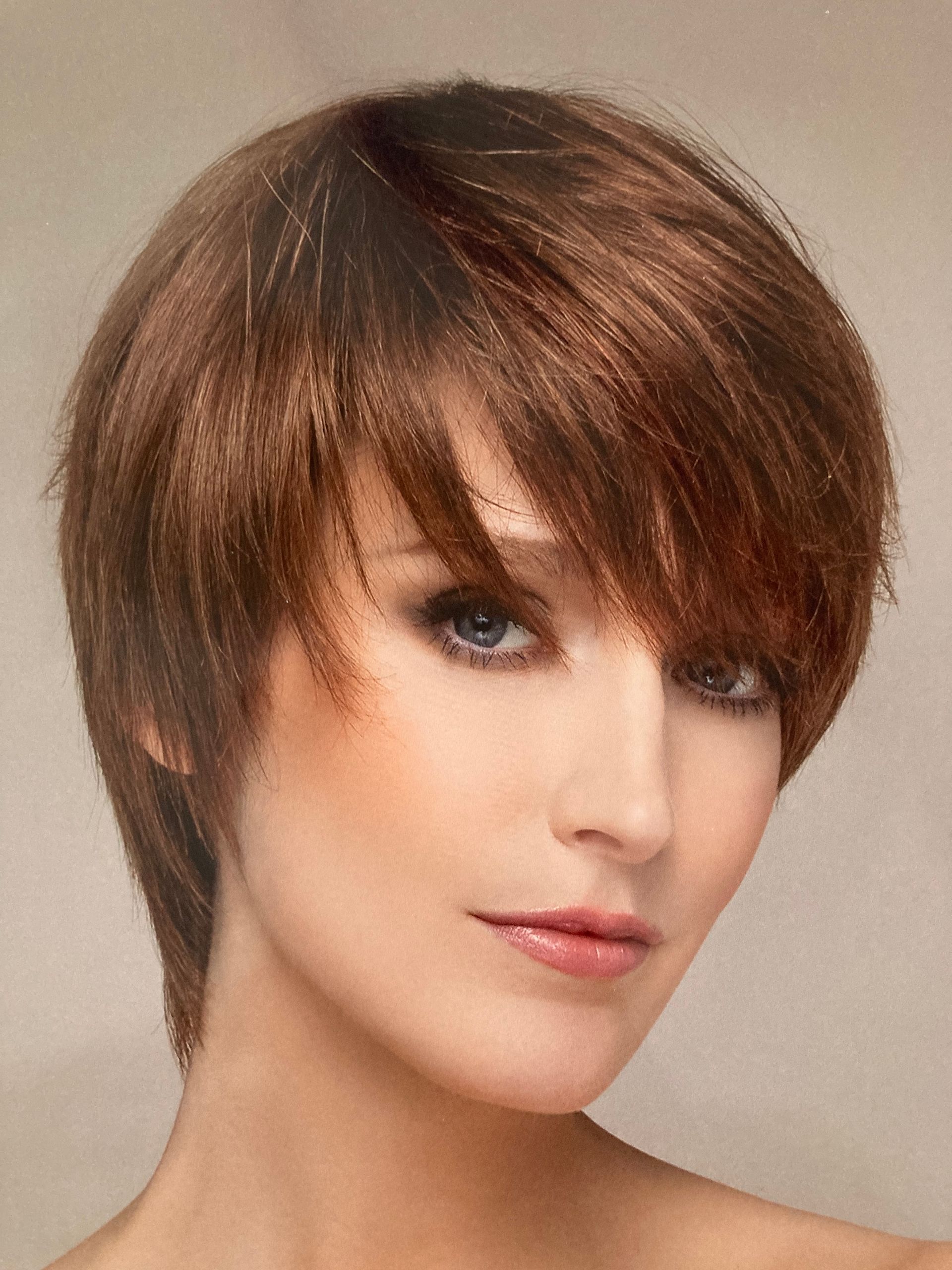 Perruque femme courte