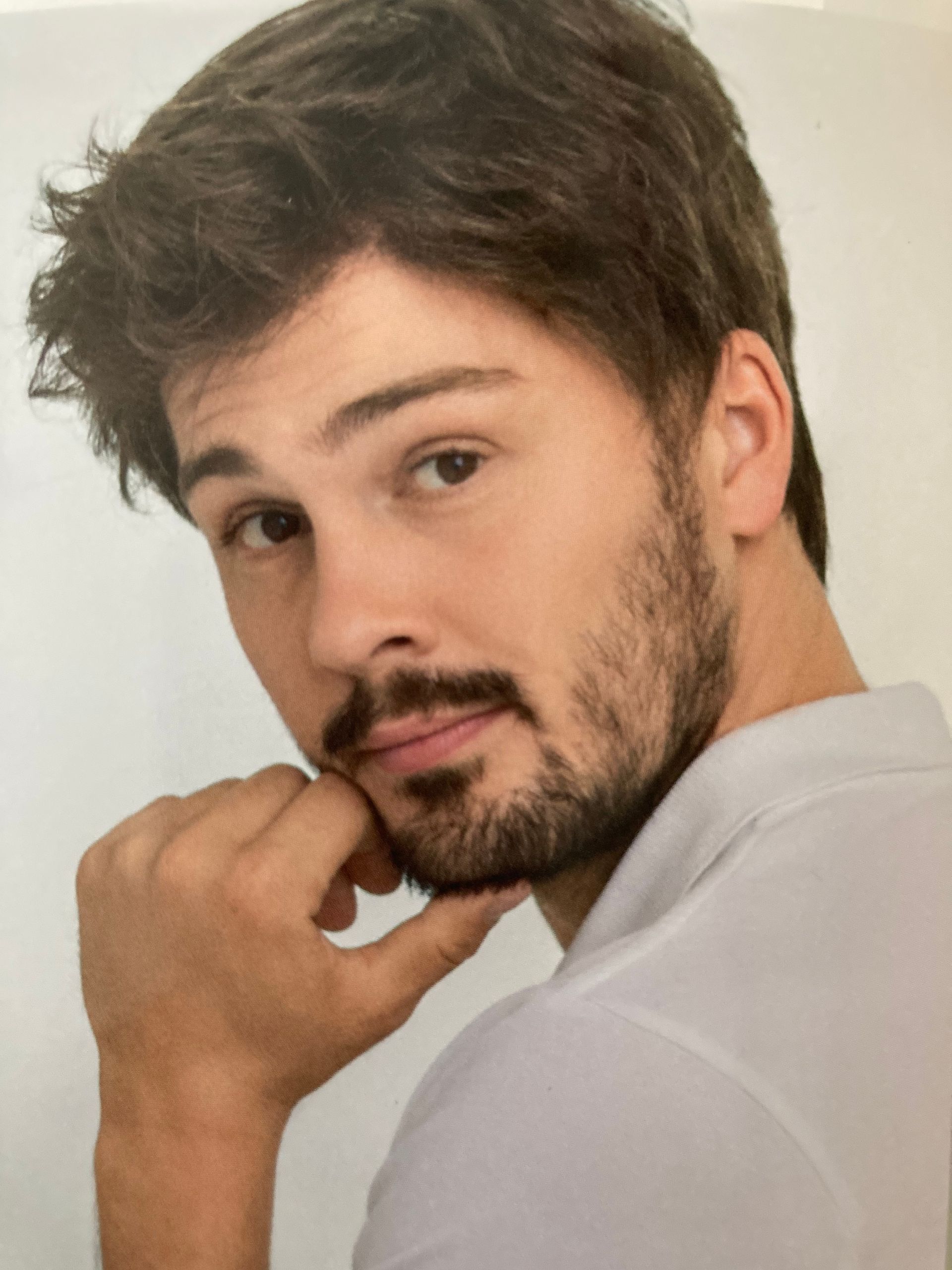 Perruque homme moustachu