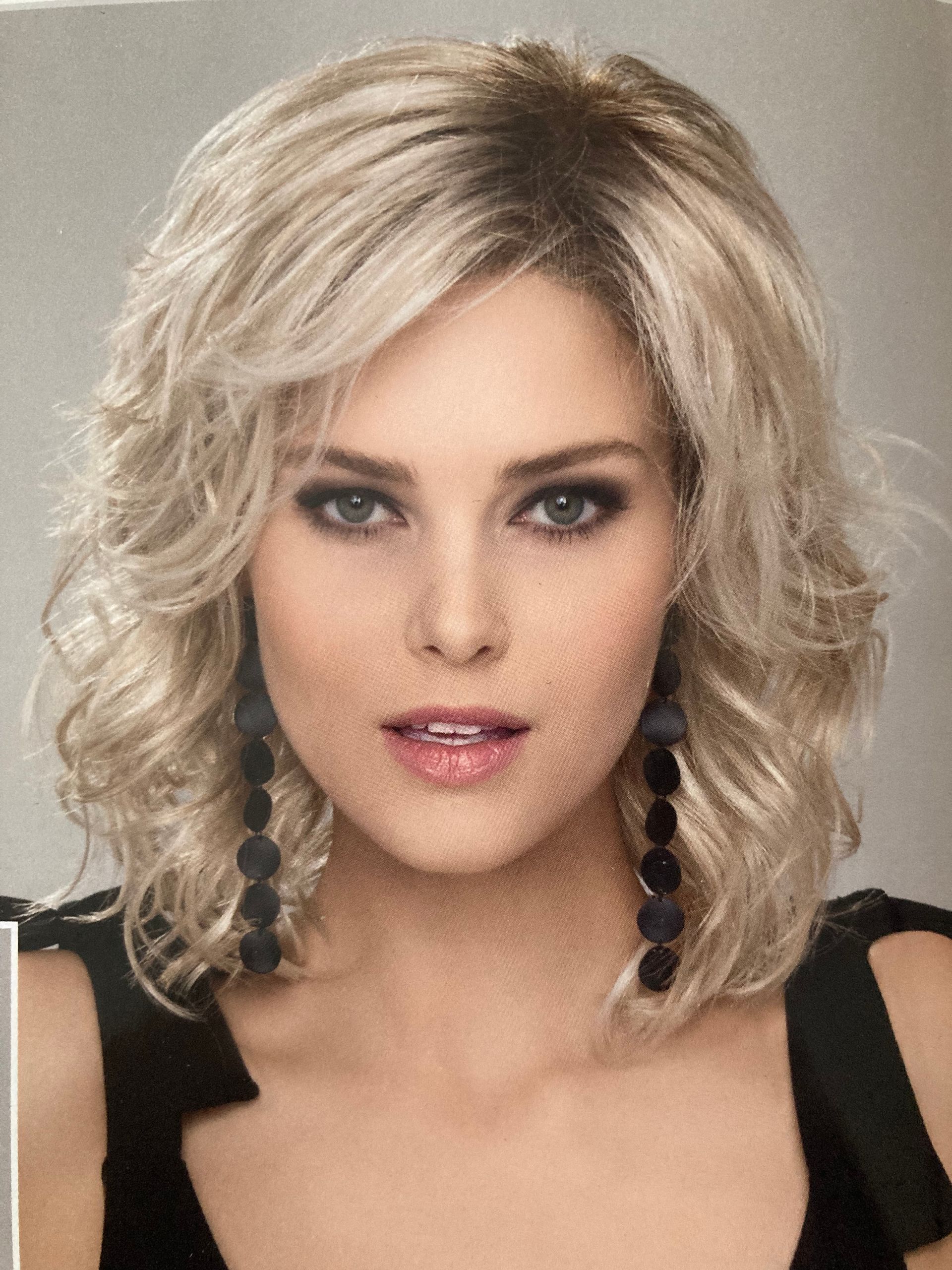 Perruque femme bouclée blonde