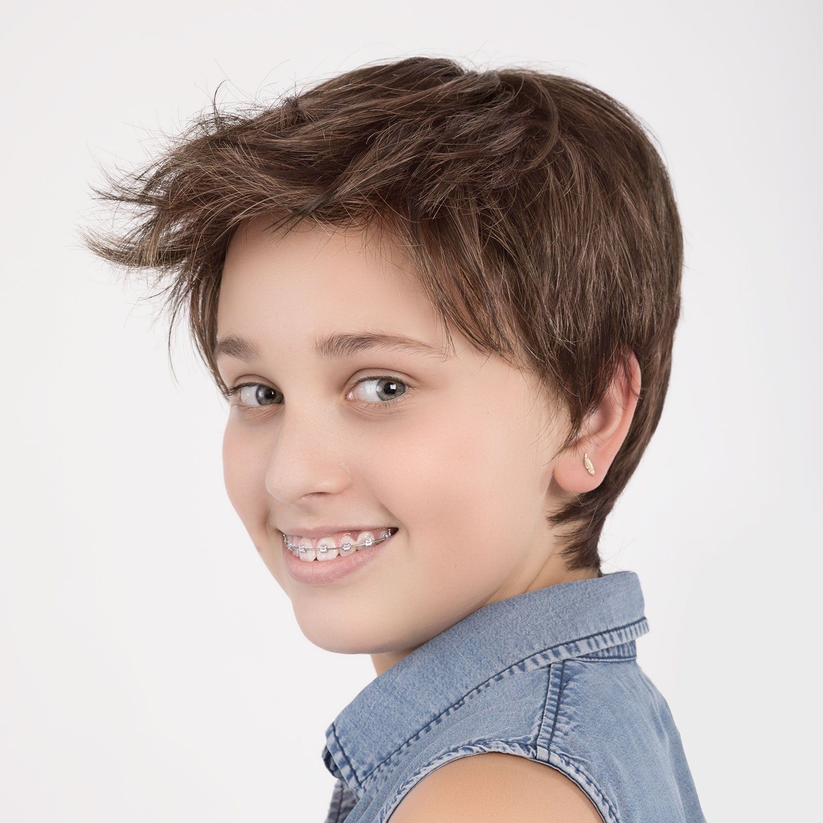 Perruque courte brune enfant