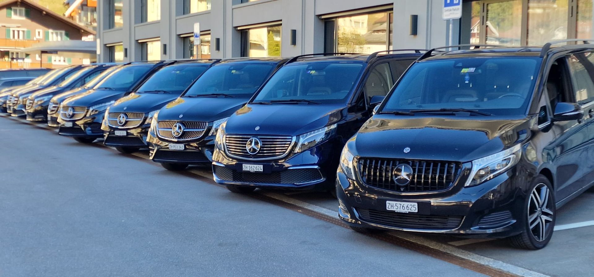 Sicherer Taxi-Service für nächtliche Fahrten