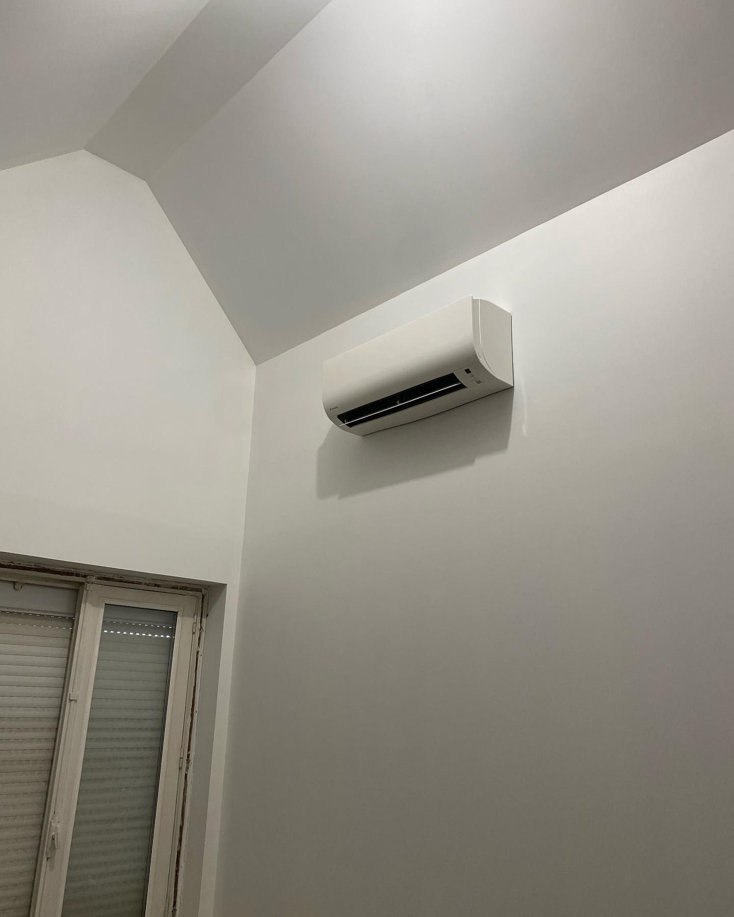 Bloc de climatisation fixée à un mur 9