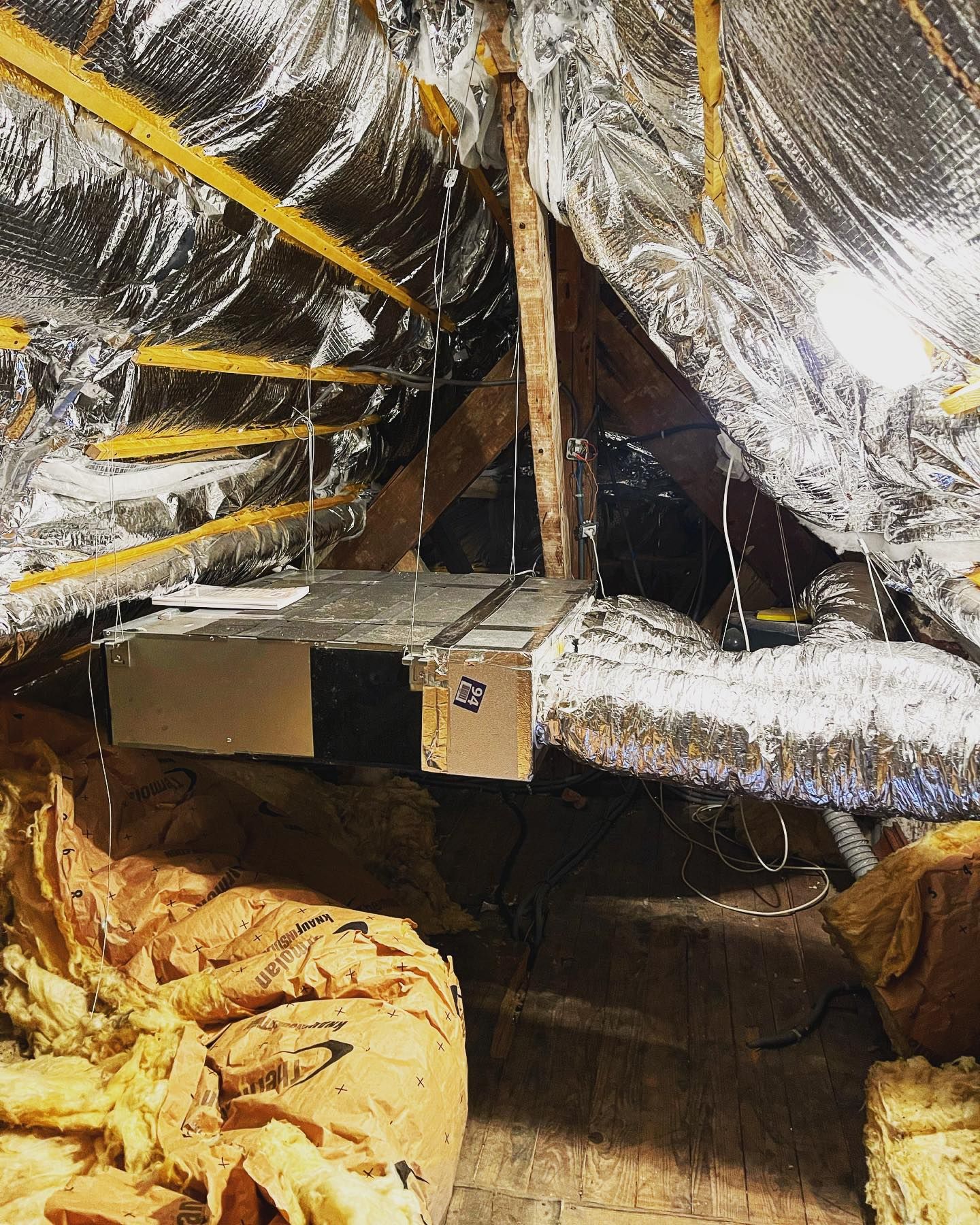 VMC double flux installée sous des combles