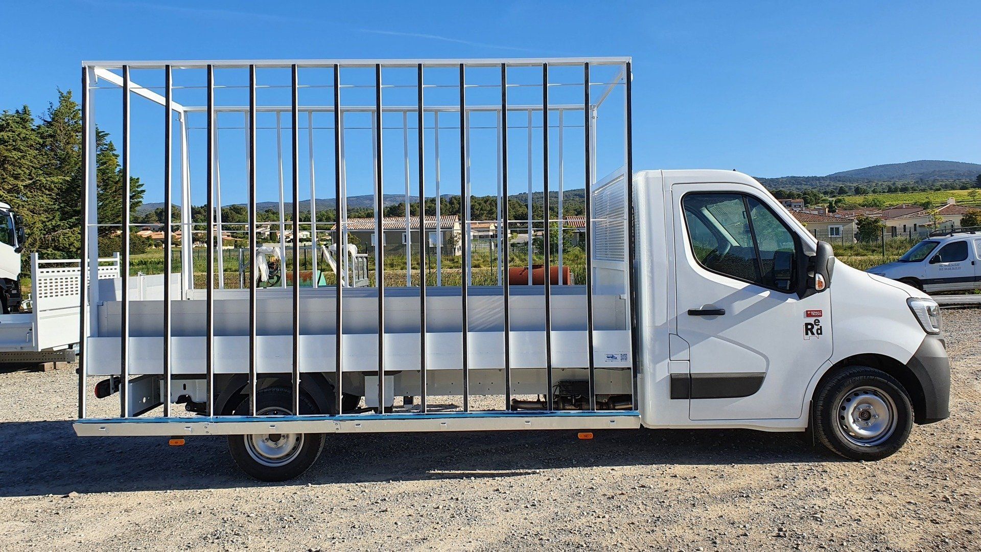 Aménagement véhicule utilitaire avec cage par Dejean