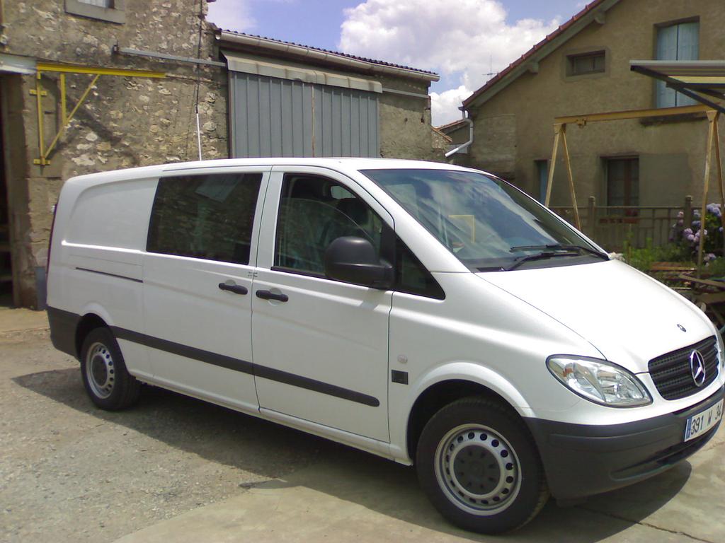 Aménagement fourgon avec vitre sur côté