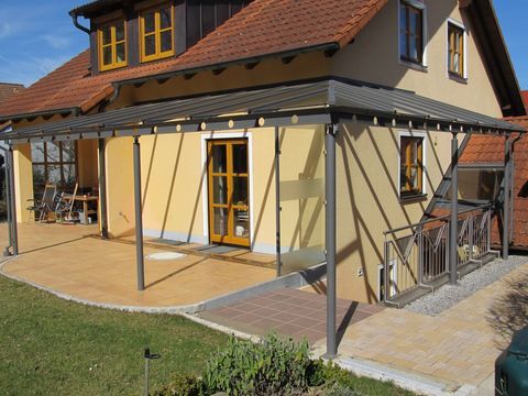 Metallbau Neumarkt | Zaun aus Glas und Metall