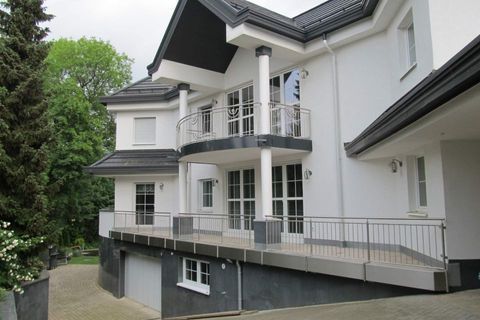 Metallbau Neumarkt | Fest installierte Leiter aus Metall