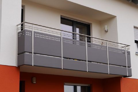 Metallbau Neumarkt | Zaun aus Glas und Metall