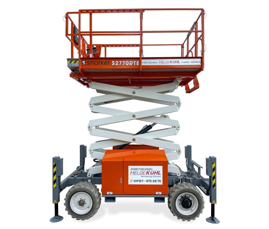 Auf einem weißen Hintergrund steht eine Scherenhebebühne.