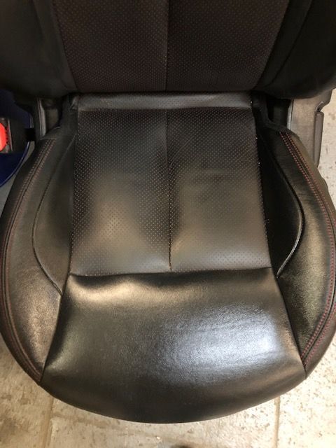 ASSISE SIEGE AVANT APRES CHANGEMENT CUIR SOUFFLET ET REPARATION MOUSSE