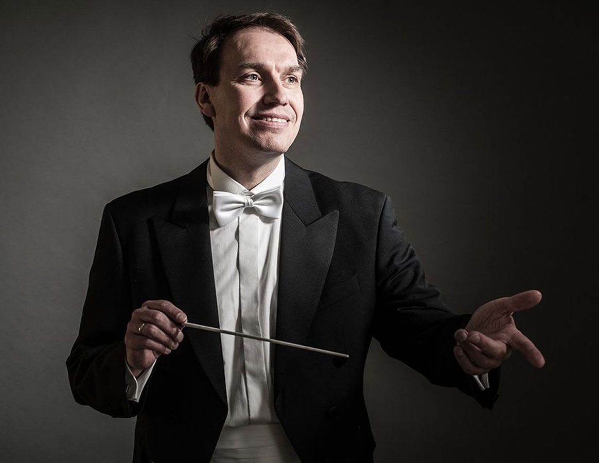 portrait Mann elegant Anzug