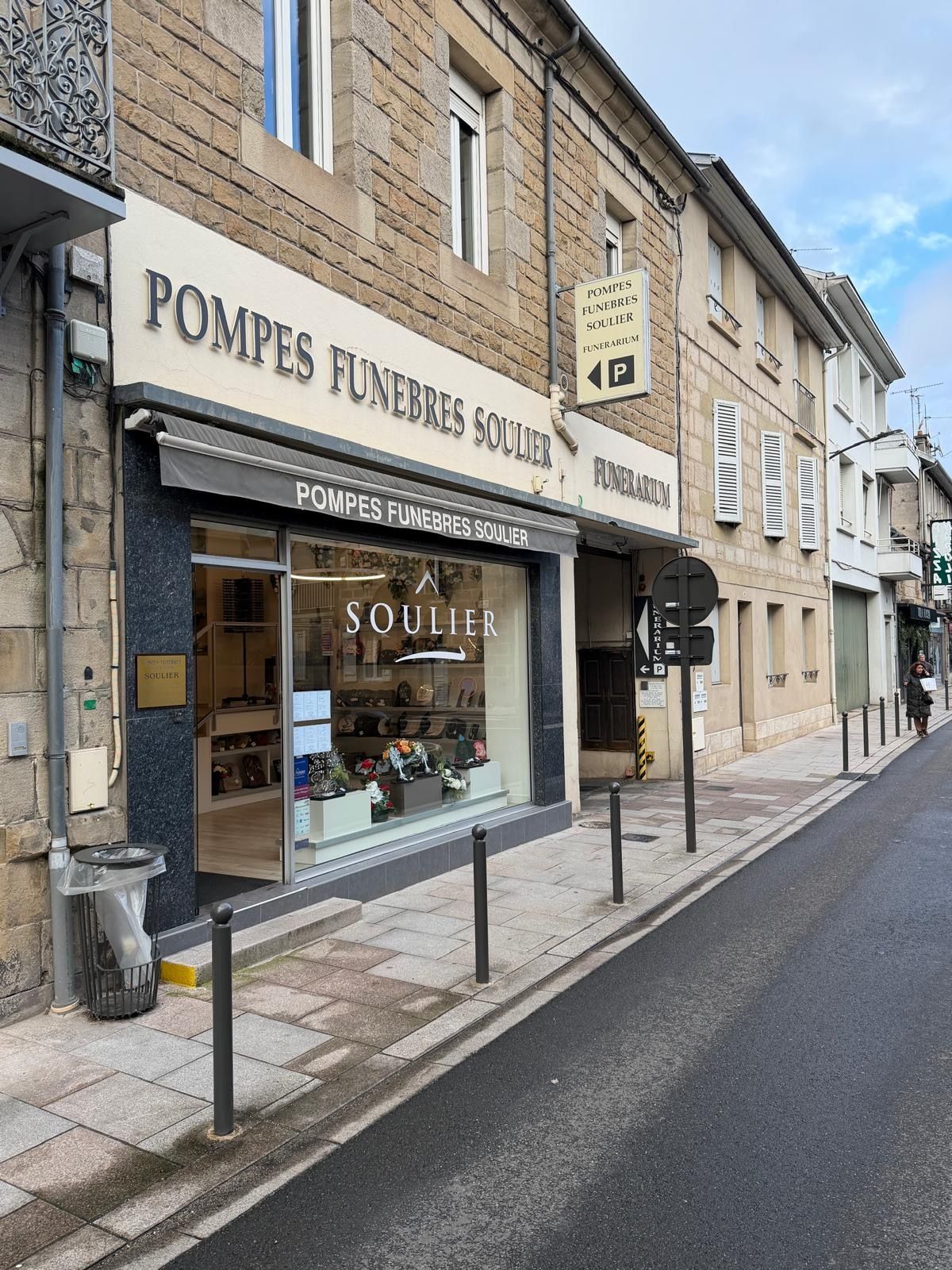 Devanture magasin Soulier.