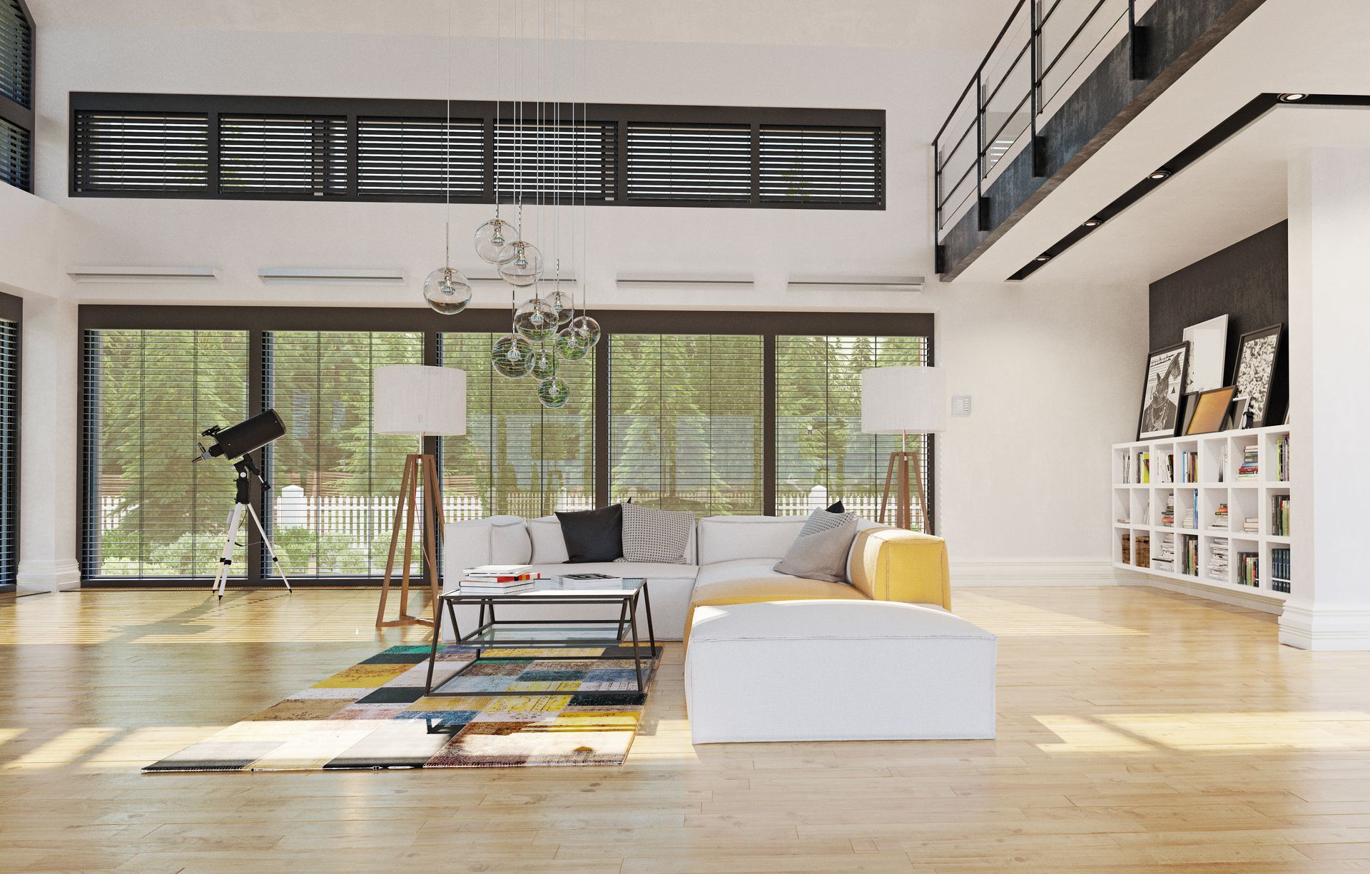 Salon moderne et lumineux de type loft avec de grandes fenêtres, canapé blanc, tapis et lampadaires baignés de lumière naturelle.