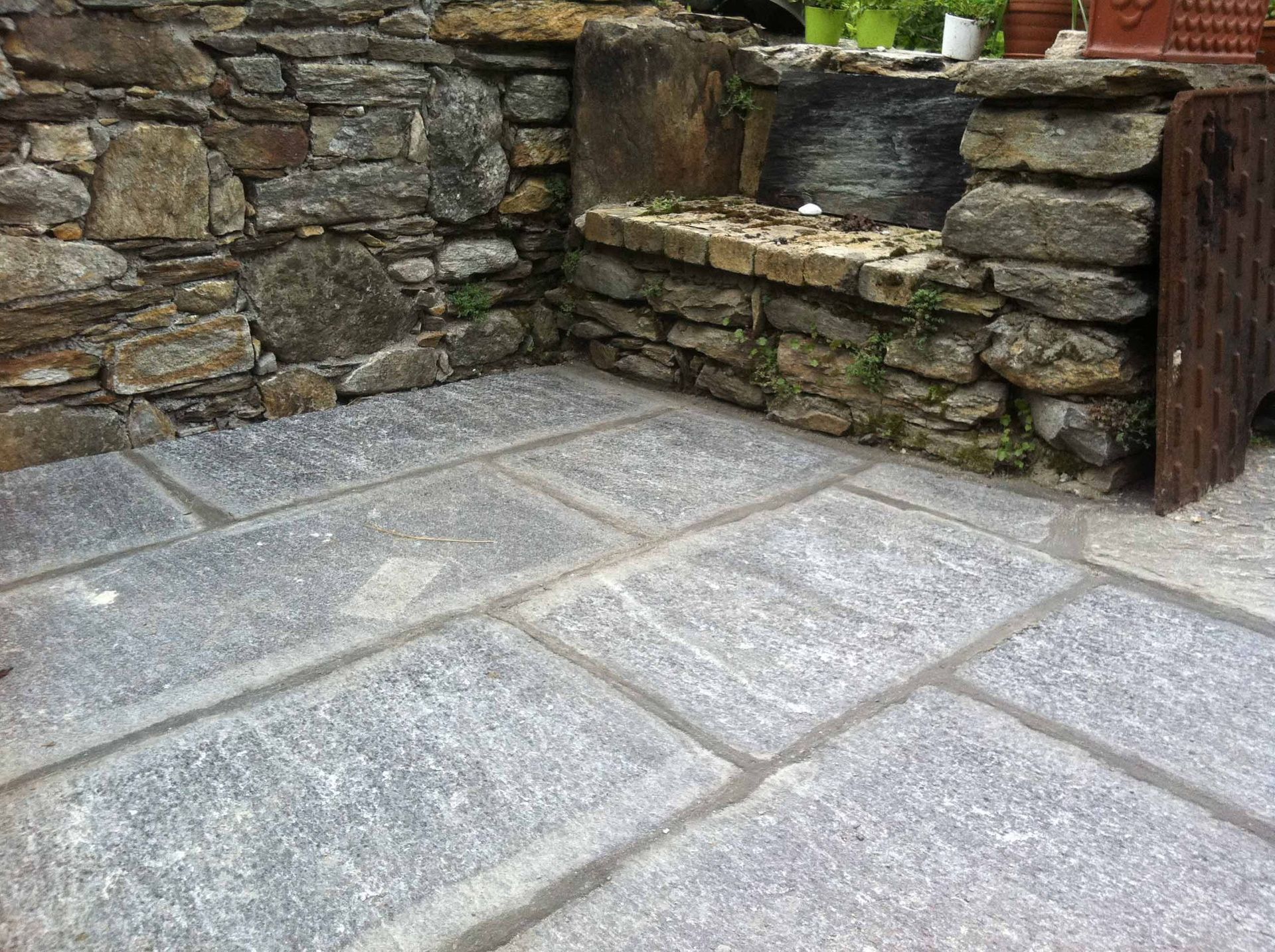 Laovri in pietra naturale