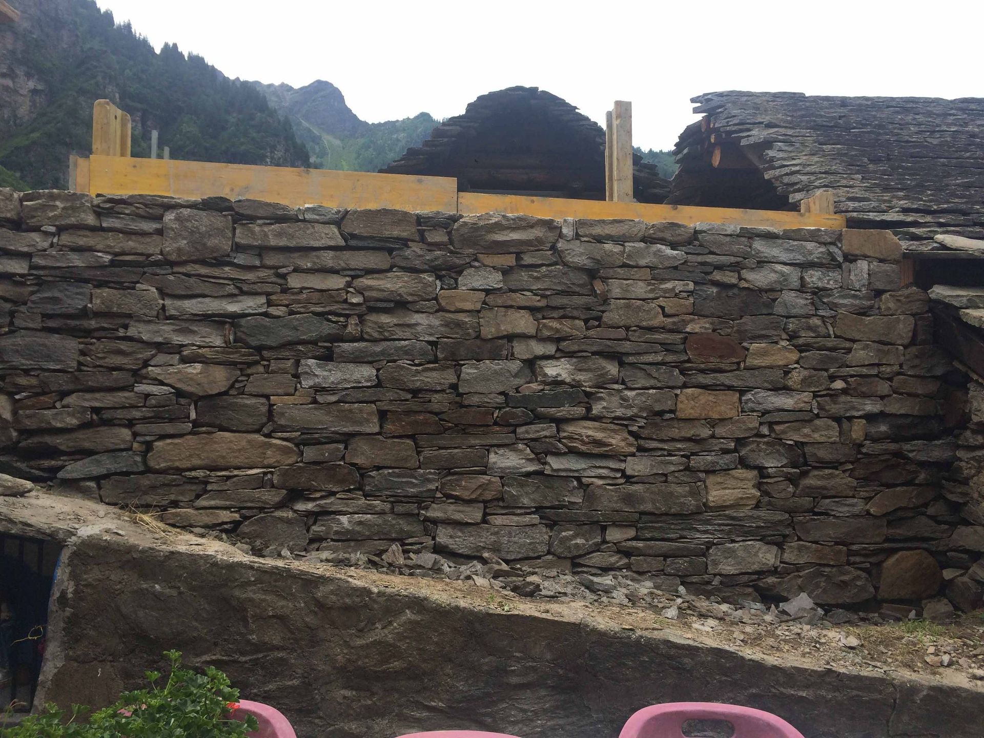 Muri in pietra naturale
