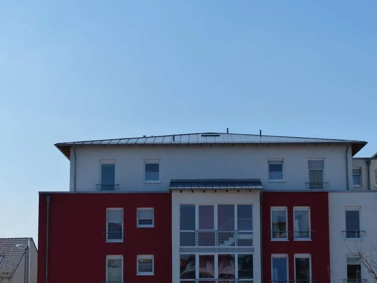 Obere Etagen und Dach eines Neubaus