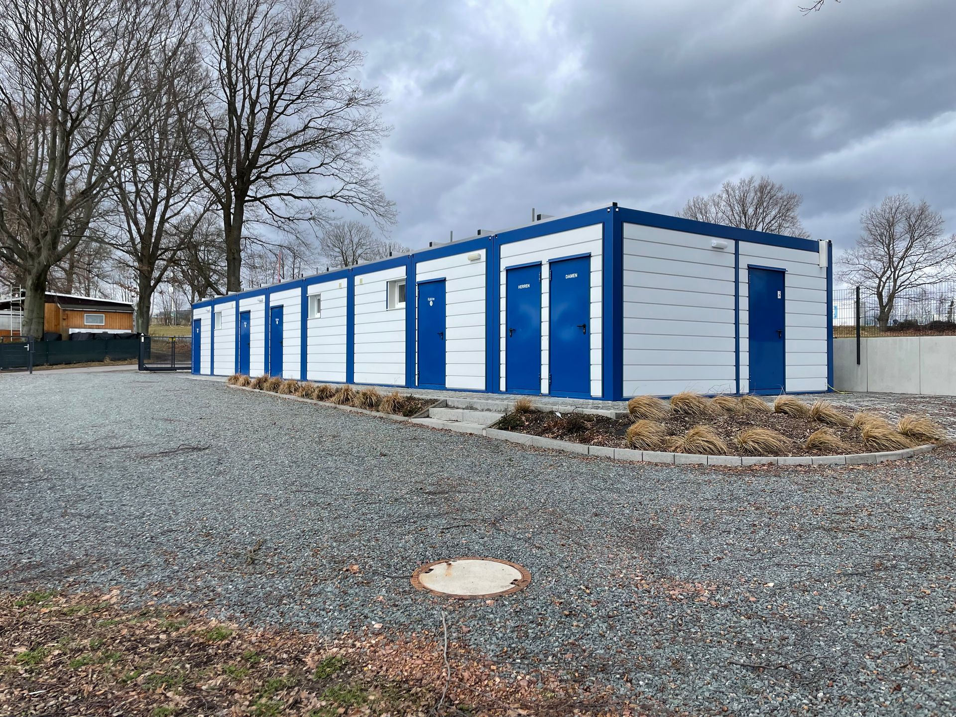 Freiflächengestaltung für Funktionsgebäude Sportverein