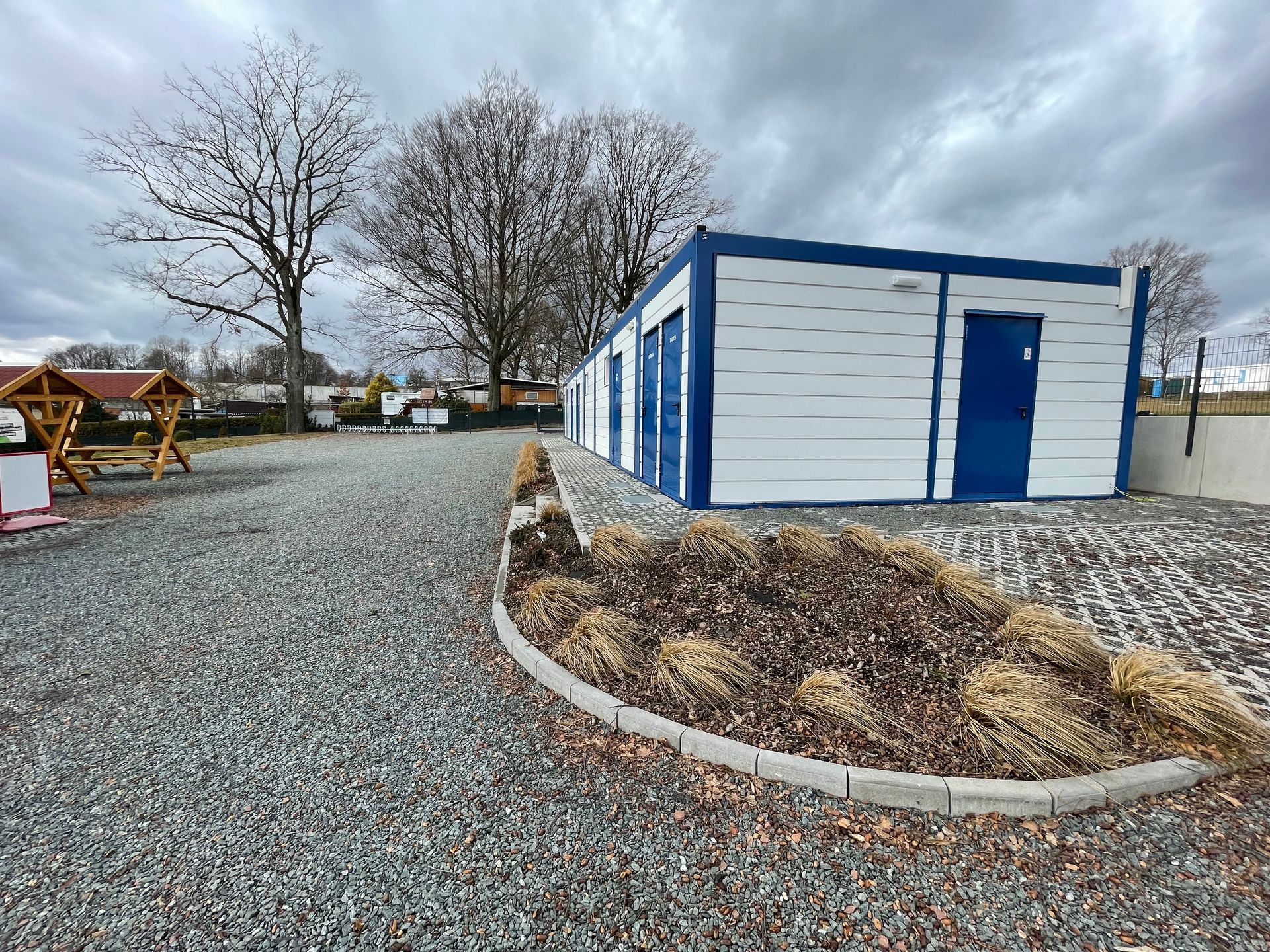 Freiflächengestaltung für Funktionsgebäude Sportverein